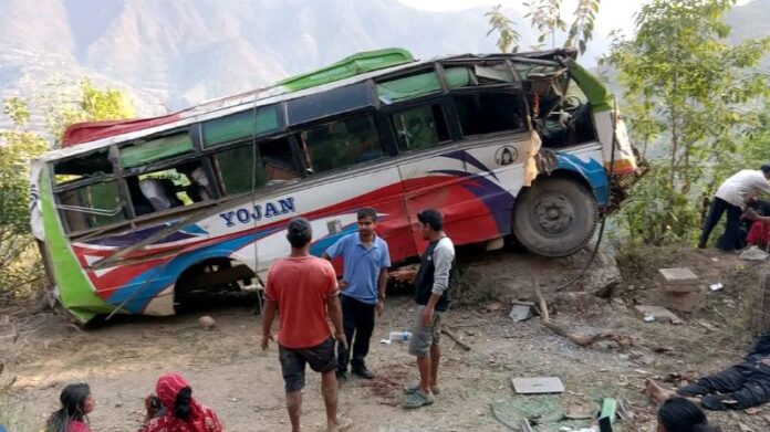 buss-accident-pcc-4_7cv0JFDRP6 बस दुर्घटना
